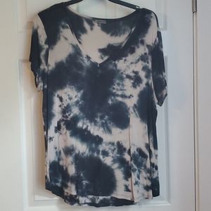 Tie dye vneck tee